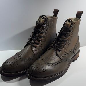 NWOT Banana Republic Dark Brown Wingtip Leather Boots